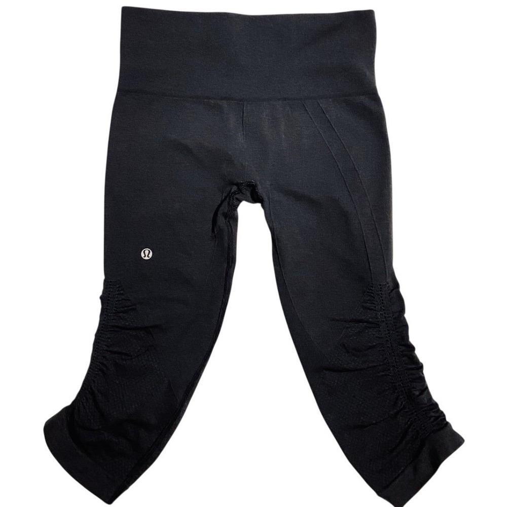 Lululemon In The Flow Ruched Compression Crop Capri Leggings size 4 dark grey